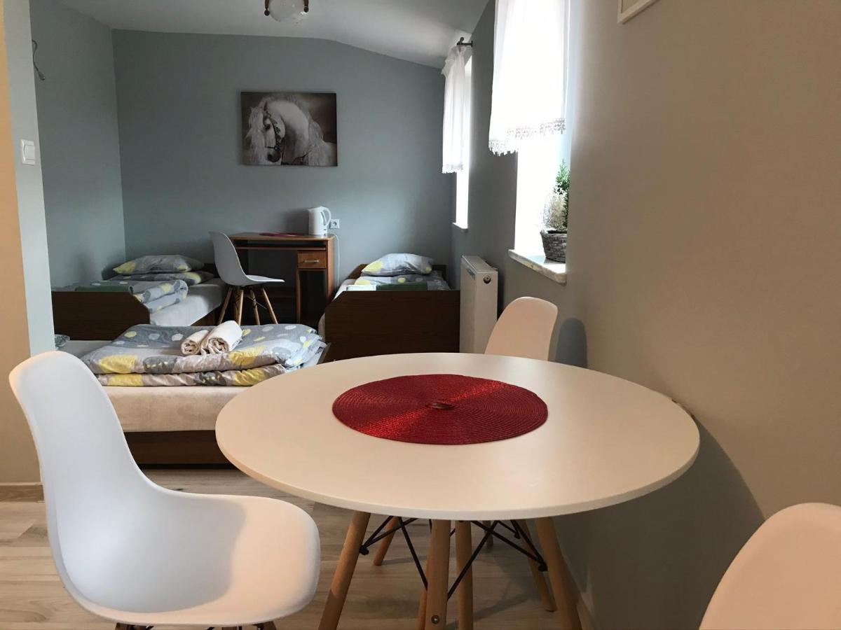 Stajnia Pod Debem Bed & Breakfast Starachowice Eksteriør bilde