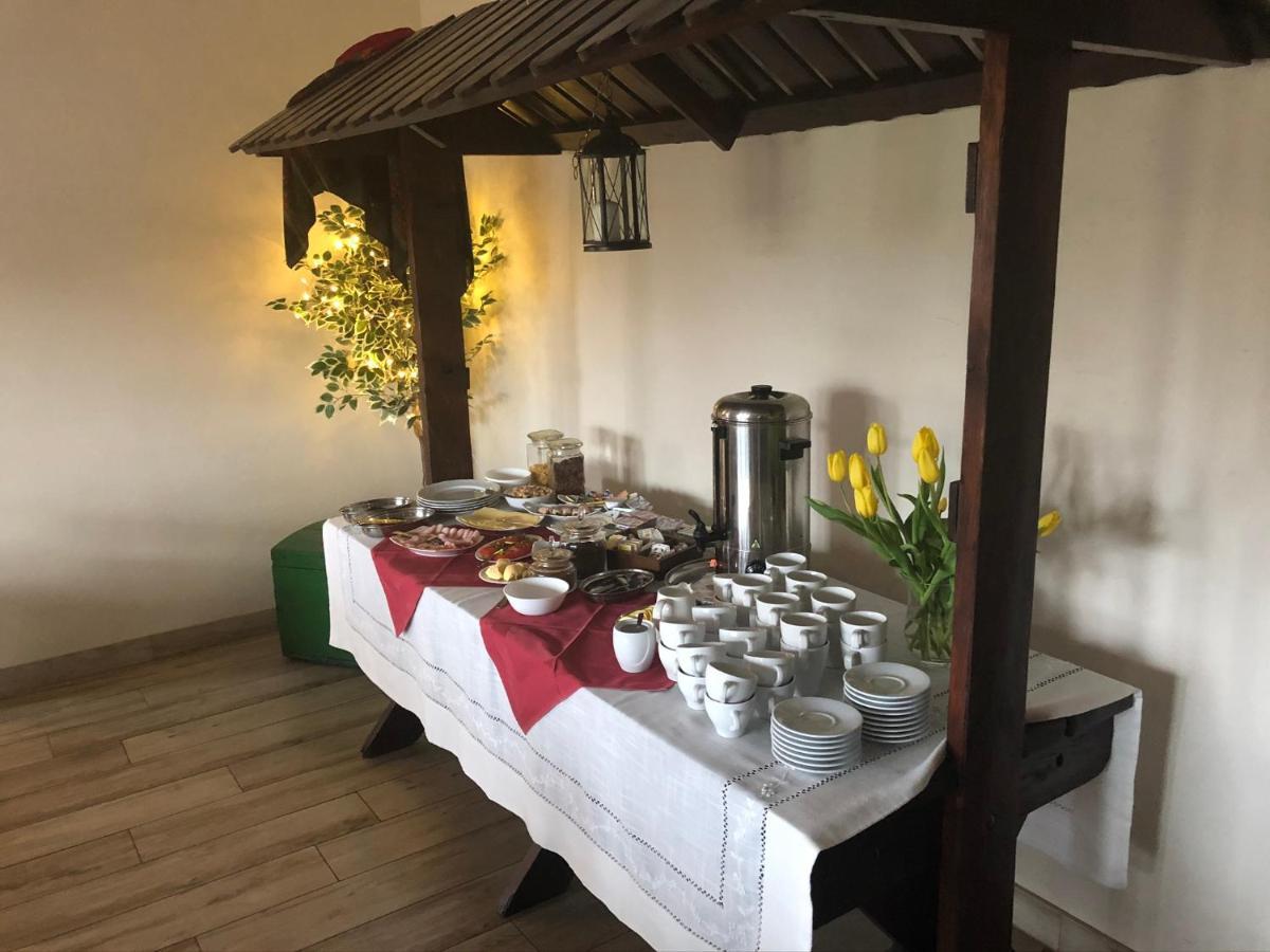 Stajnia Pod Debem Bed & Breakfast Starachowice Eksteriør bilde