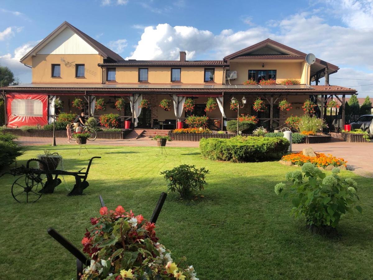 Stajnia Pod Debem Bed & Breakfast Starachowice Eksteriør bilde