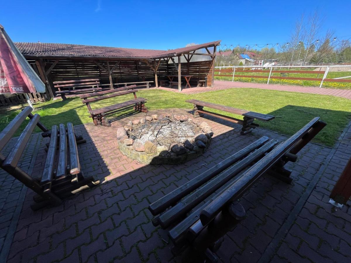 Stajnia Pod Debem Bed & Breakfast Starachowice Eksteriør bilde