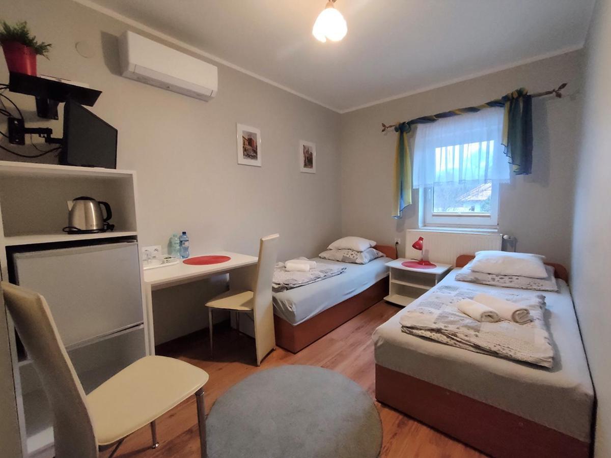 Stajnia Pod Debem Bed & Breakfast Starachowice Eksteriør bilde