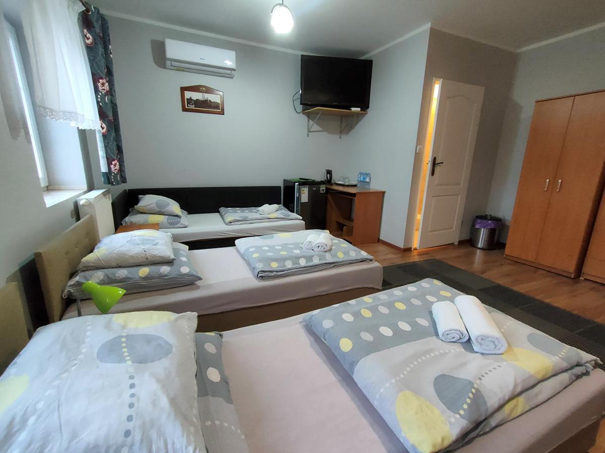 Stajnia Pod Debem Bed & Breakfast Starachowice Eksteriør bilde