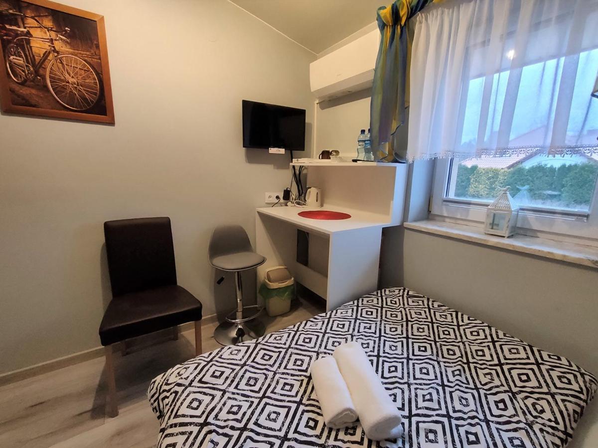 Stajnia Pod Debem Bed & Breakfast Starachowice Eksteriør bilde