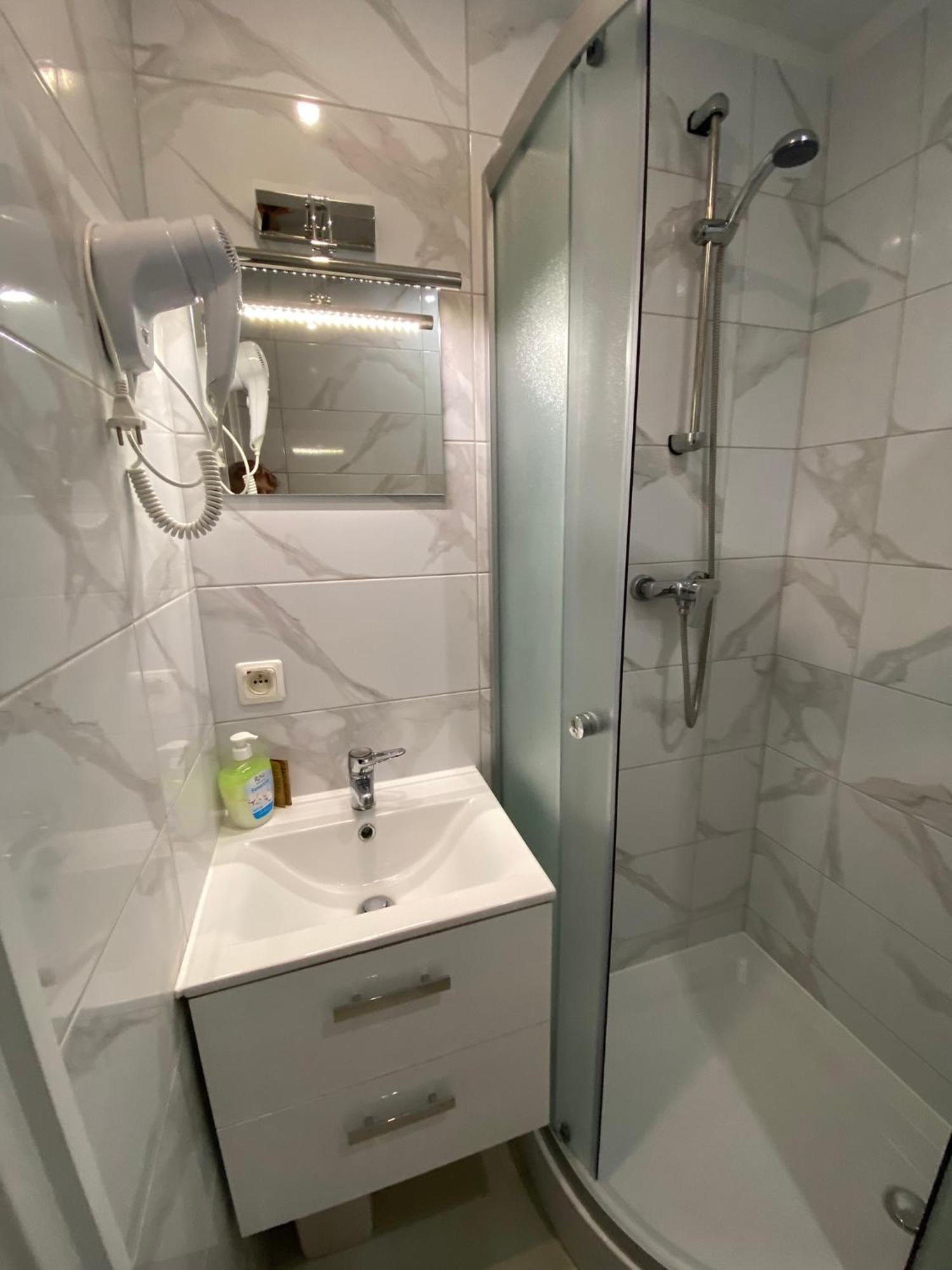 Stajnia Pod Debem Bed & Breakfast Starachowice Eksteriør bilde